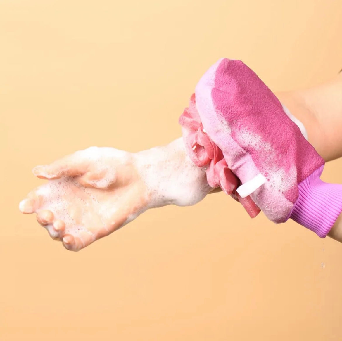 2in1 Magic Glove: Exfoliation and Shower